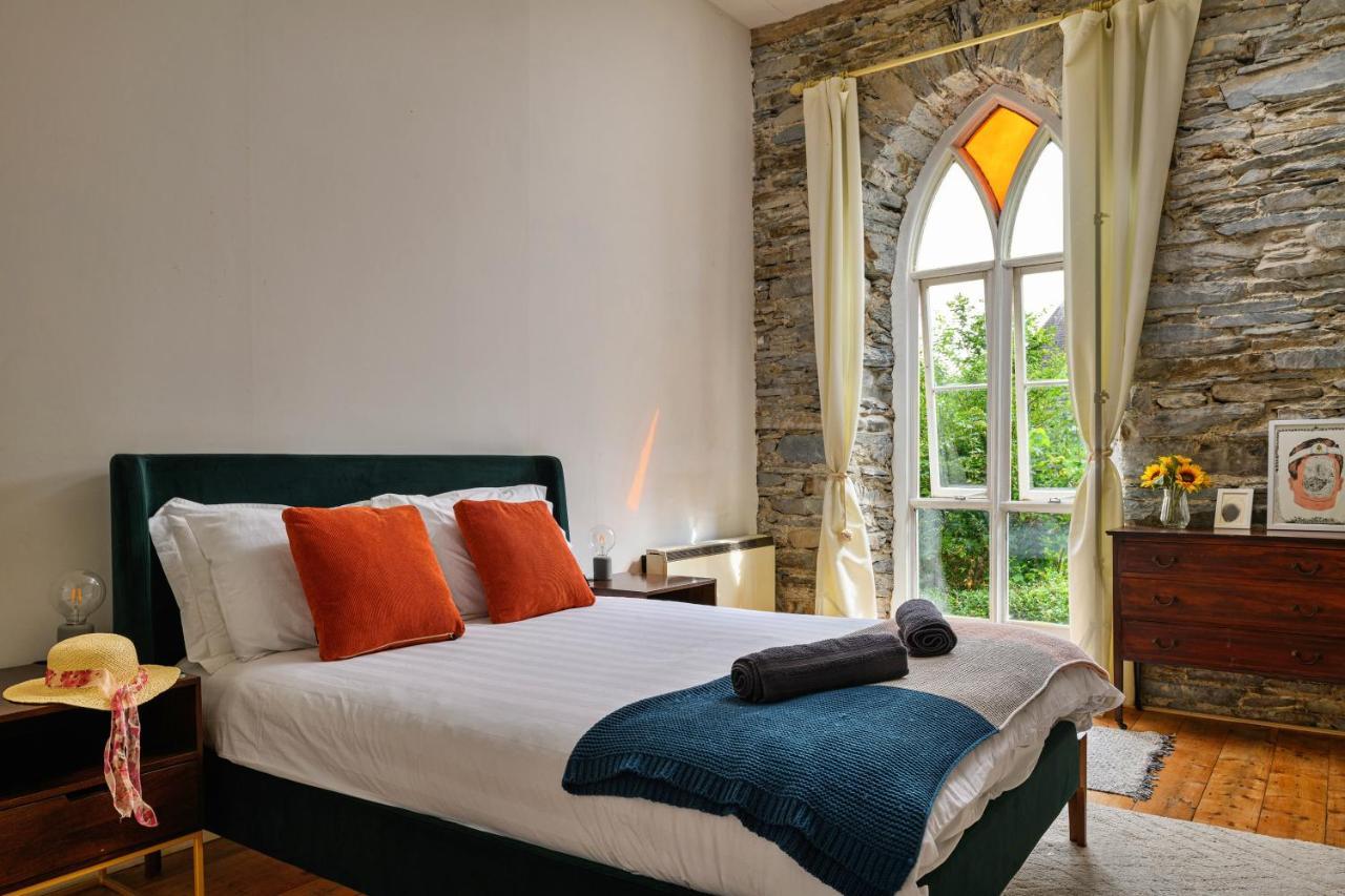 Finest Retreats - Luxury Converted Chapel With Hot Tub & Games Room Dinas Mawddwy Exterior photo