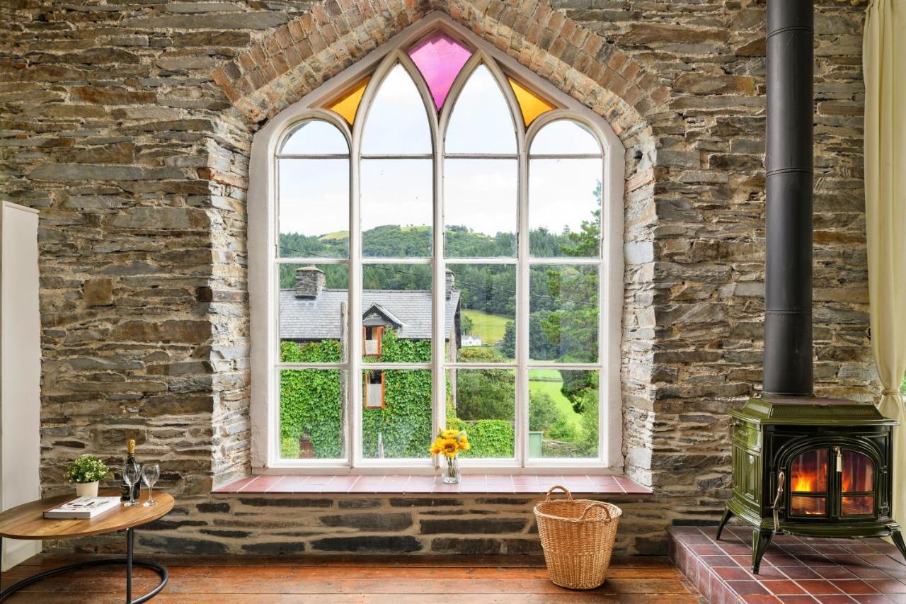 Finest Retreats - Luxury Converted Chapel With Hot Tub & Games Room Dinas Mawddwy Exterior photo